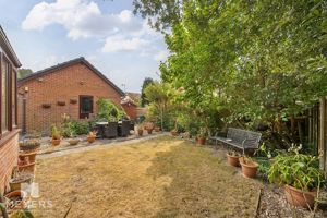 Garden - click for photo gallery